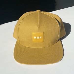 Mustard yellow Huf snap back hat